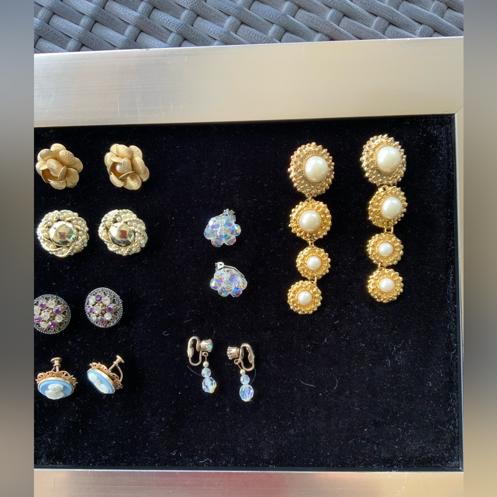 Vintage clip on earrings. Elegant Gold, Pearl and crystal Earrings
